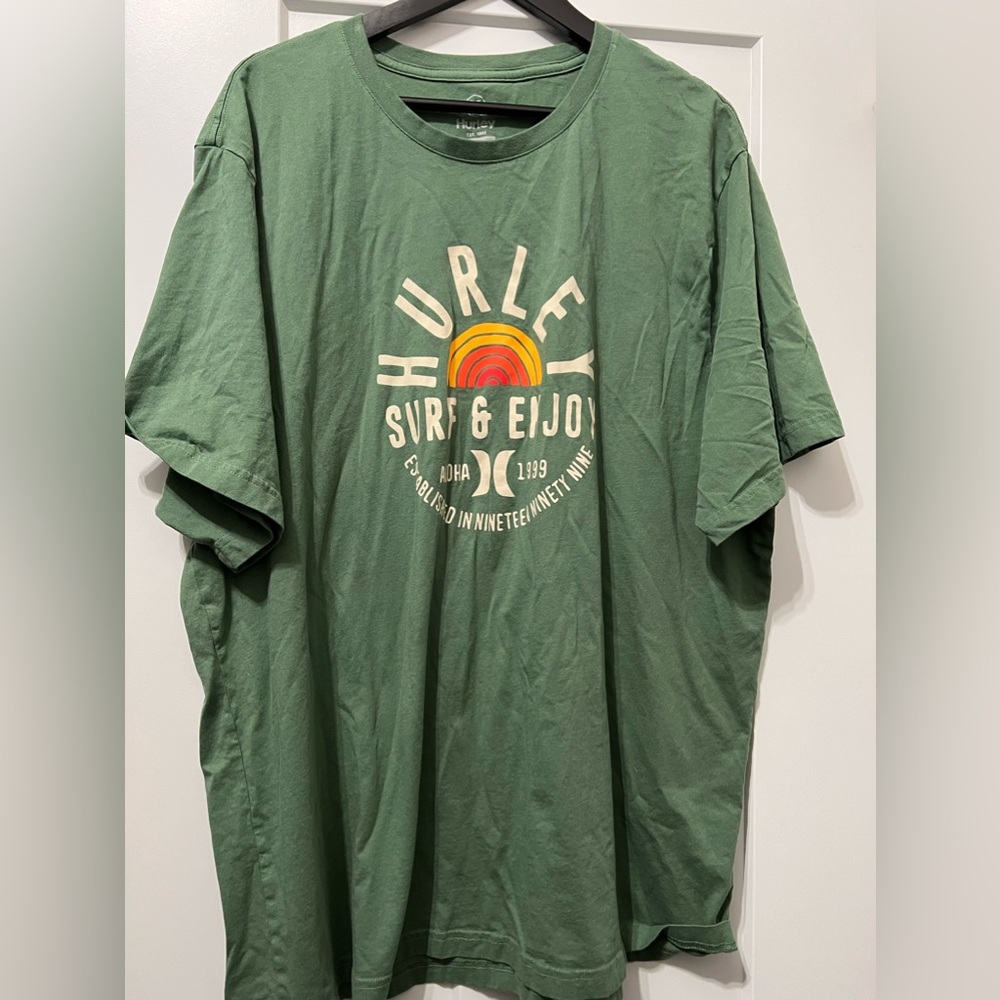 Men’s Hurley tee